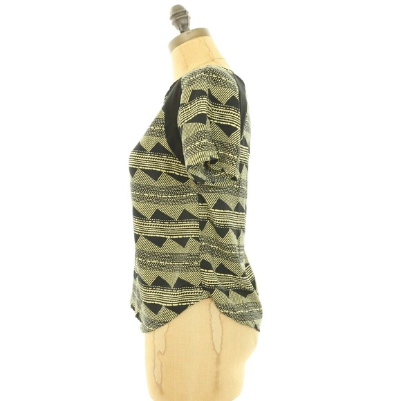 Timing Blouse Top Size S Mesh inset Short Sleeve Geometric Black Yellow EUC B2 - Picture 4 of 5